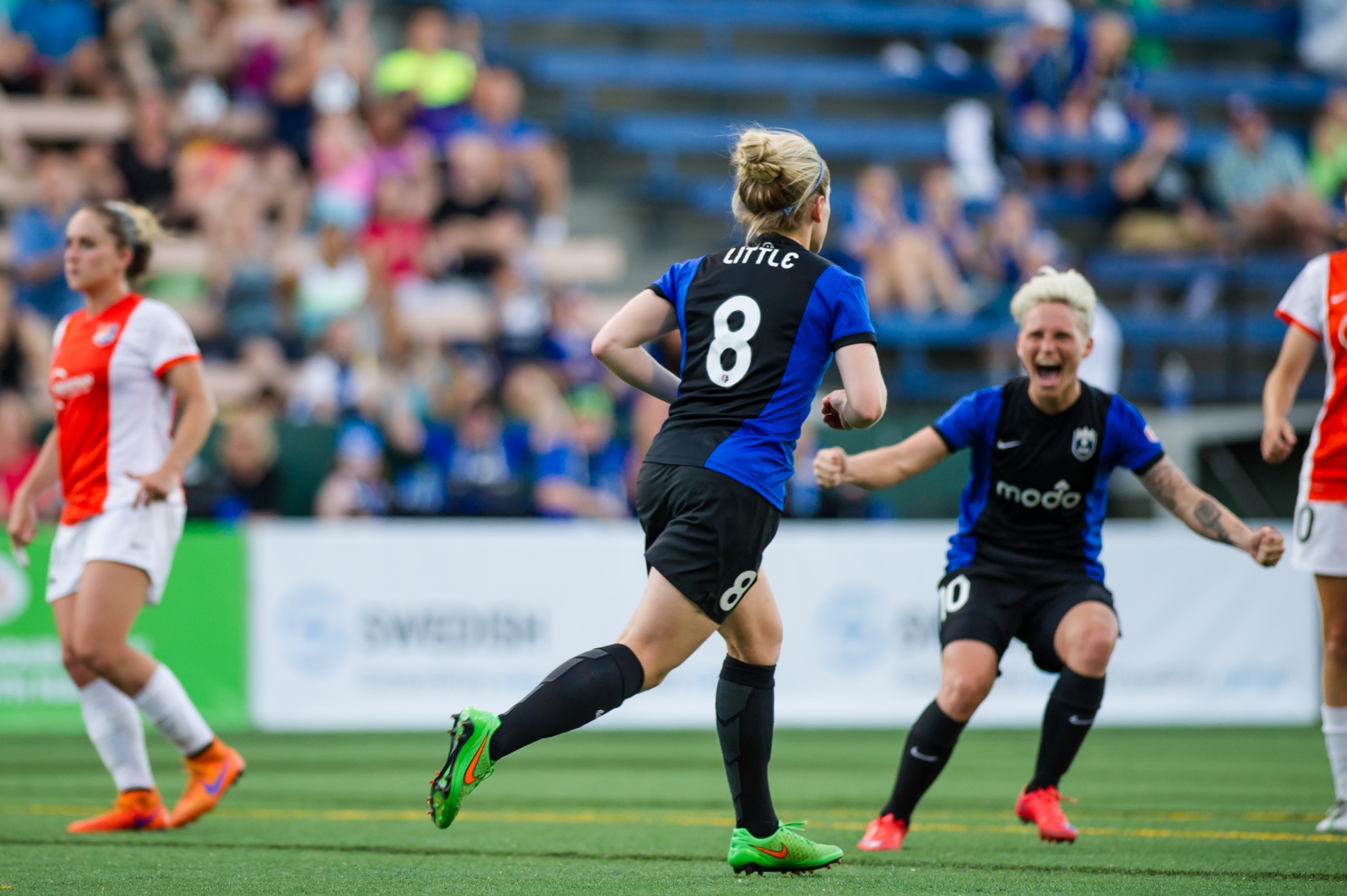 Kim Little et Jess Fishlock deux des meilleures joueuses de NWSL. Respectivement écossaise et galloise, elles n'ont pas pris part aux dernières grandes compétitions internales qui se déroulaient en même temps que la NWSL 