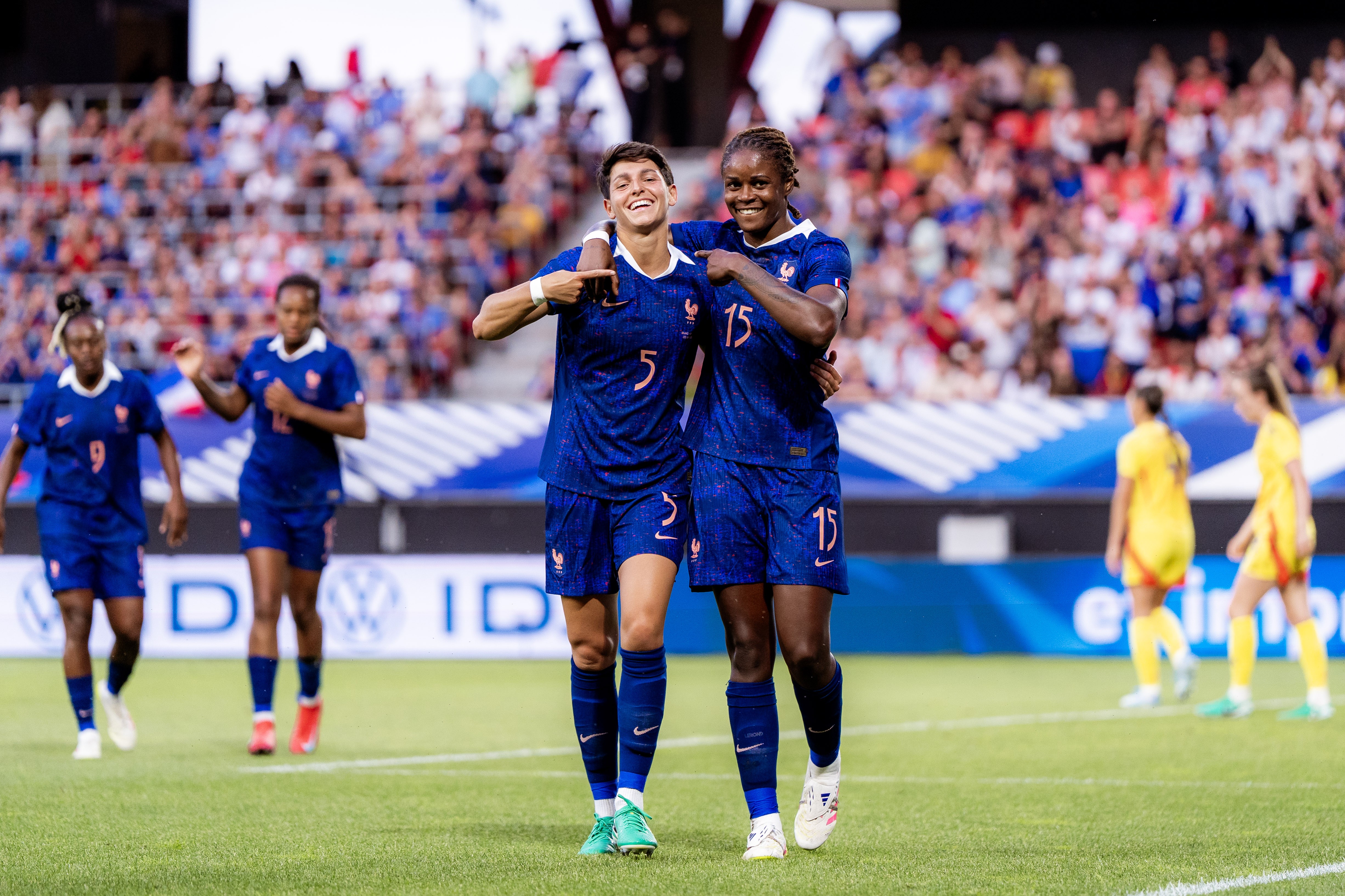 France – Belgique : Les Bleues dominent à la pause à Valenciennes