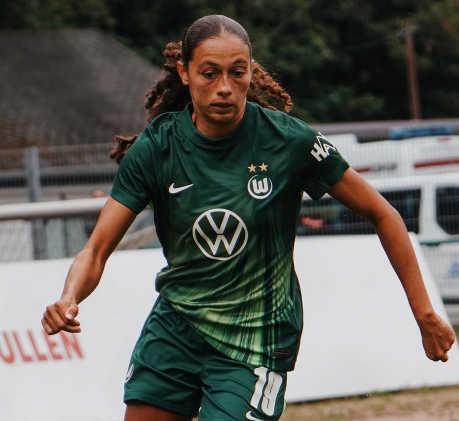 Kessya Bussy fait ses débuts avec le VfL Wolfsburg