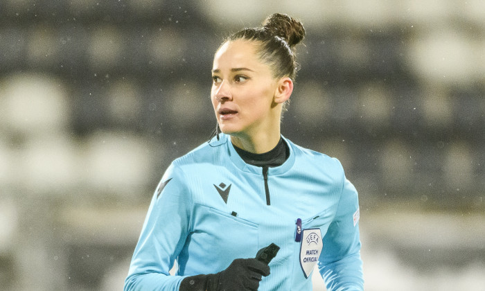 Ligue des Nations (F) : Luliana Demetrescu au sifflet pour le match des bleues face à la Suisse.