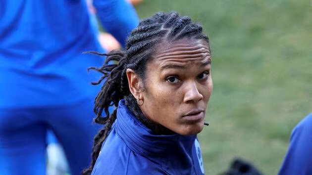 Wendie Renard évincée de l'équipe de France : un silence qui interroge