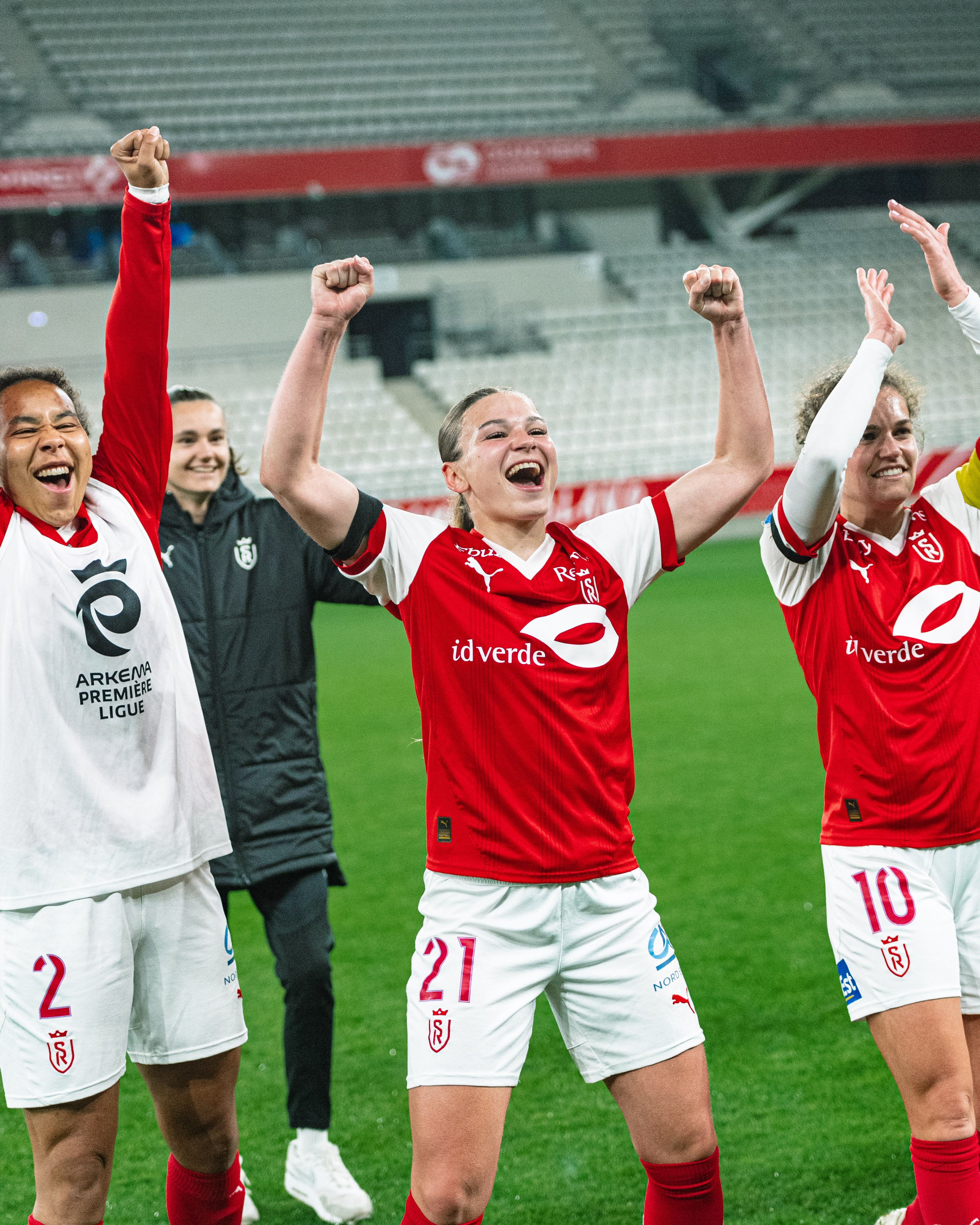D1 Arkema : Belle opération du Stade de Reims qui quitte la zone rouge.