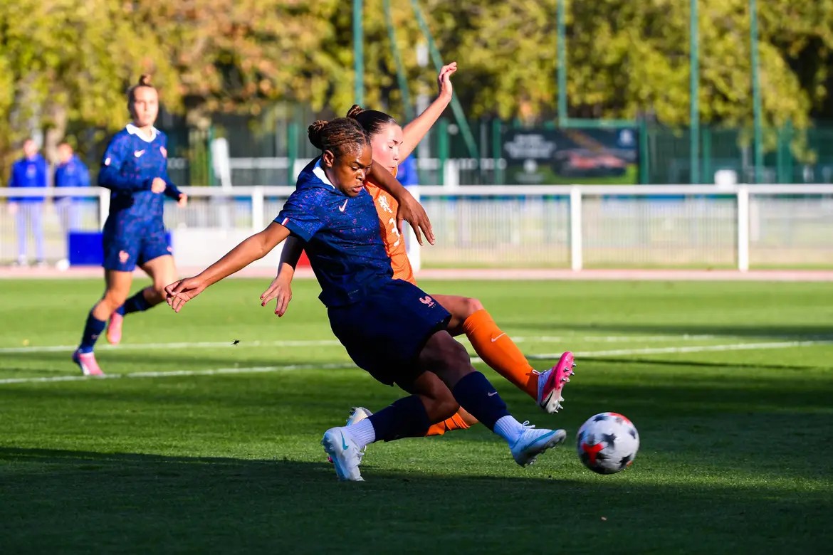 LES ESPOIRS FRANÇAISES DOMINENT LES PAYS-BAS À CLAIREFONTAINE