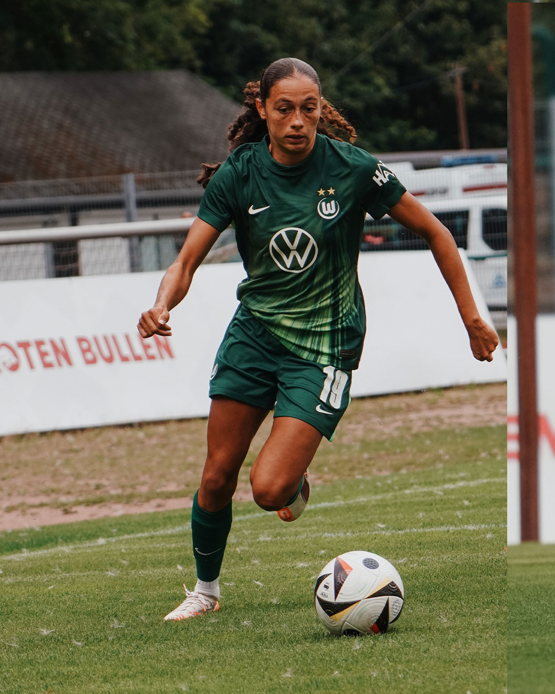 Kessya Bussy fait ses débuts avec le VfL Wolfsburg