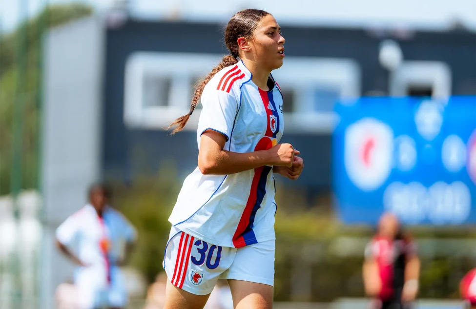 Sofia Bekhaled, nouvelle attaquante de l'OGC Nice Féminines