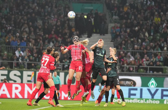 Frauen-Bundesliga (8e journée) : Fribourg vole la vedette à Brême, Wolfsburg préserve son avance en tête